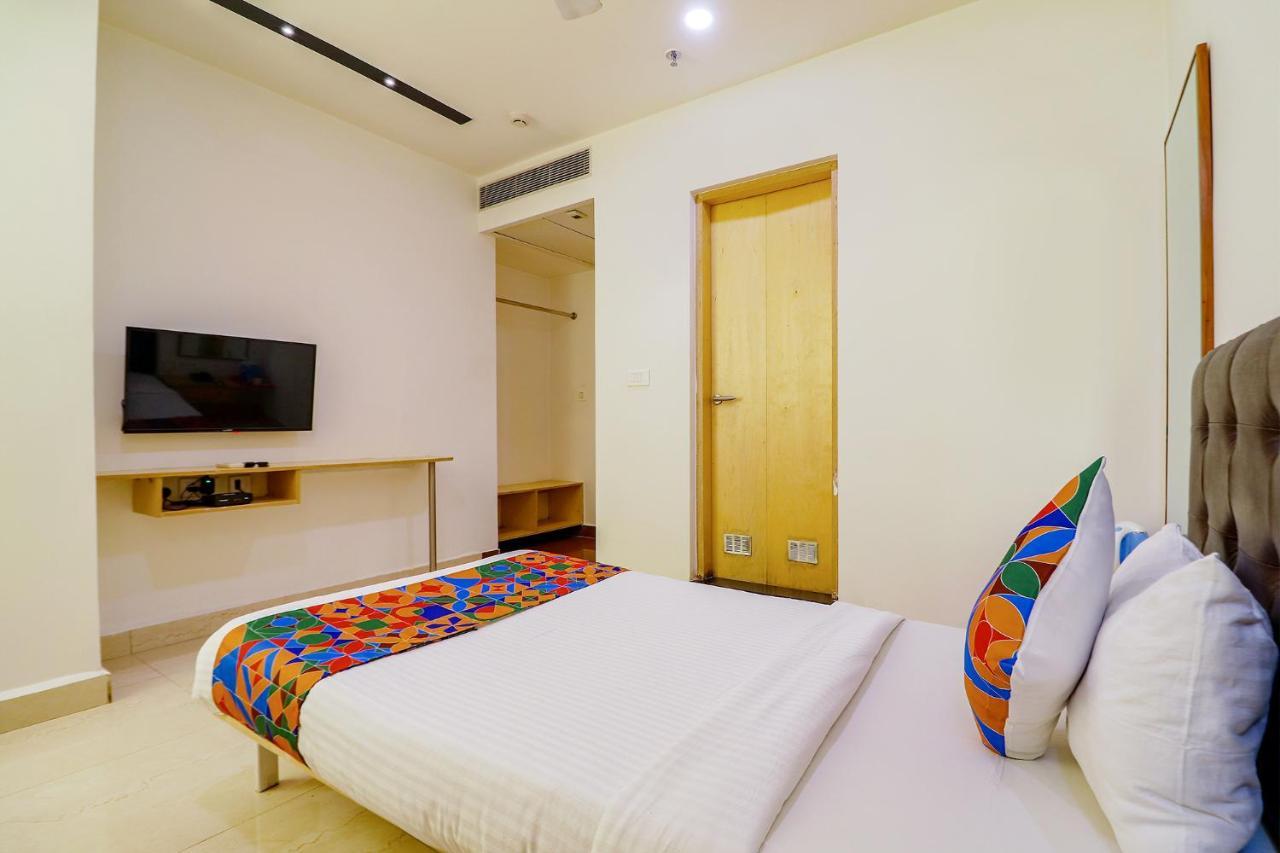Fabhotel Aamantran & Banquet Halls - Nr Rtc X Roads Metro Station Χιντεραμπάντ Εξωτερικό φωτογραφία