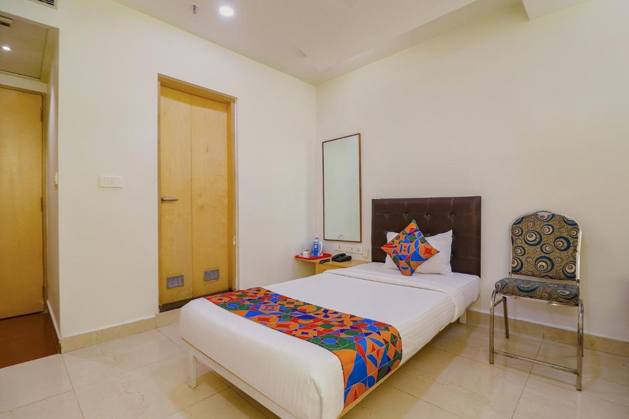 Fabhotel Aamantran & Banquet Halls - Nr Rtc X Roads Metro Station Χιντεραμπάντ Εξωτερικό φωτογραφία